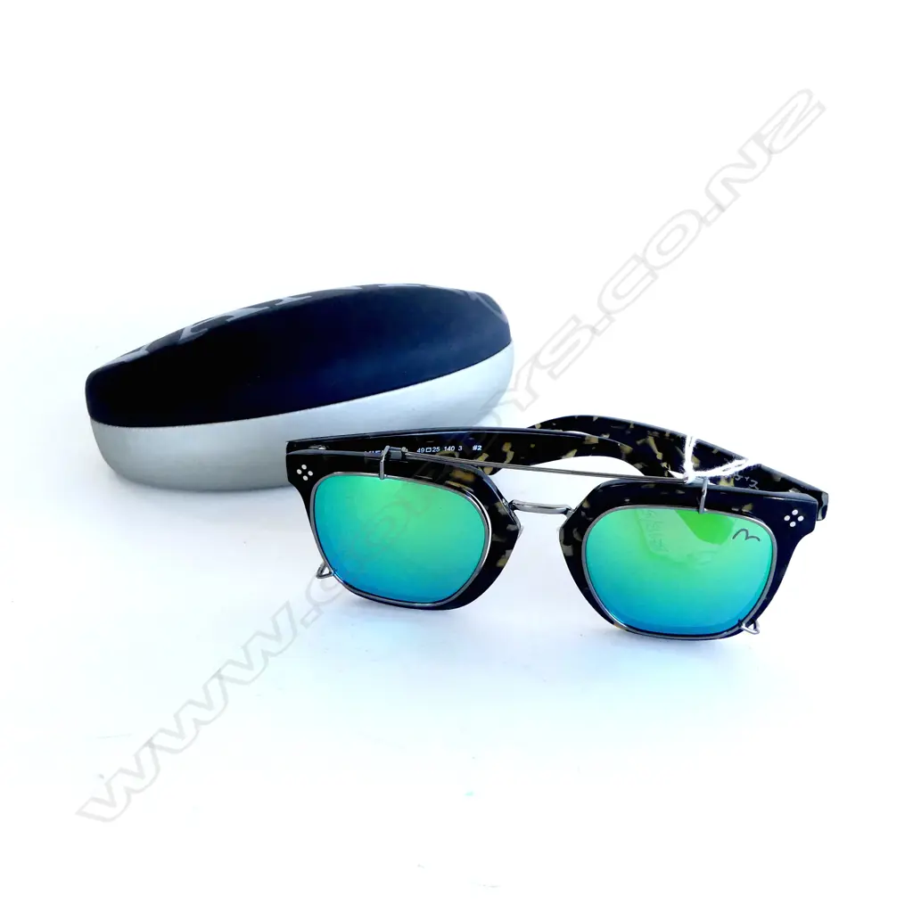 PR EVISU SUNGLASSES w. TINTED CLIP ON LENS Image 1++