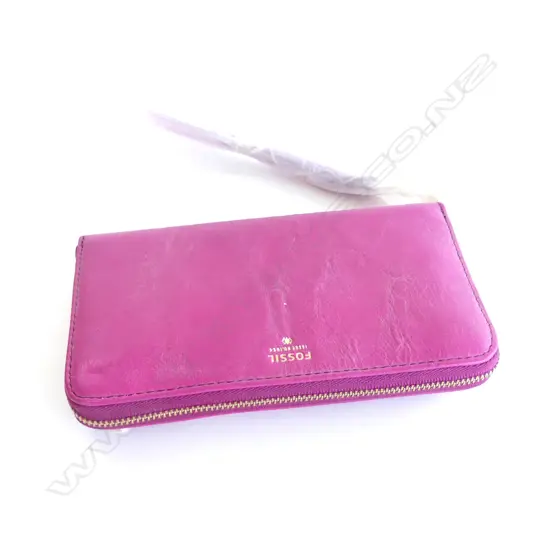 FOSSIL BRAND PINK LEATHER PURSE, unused