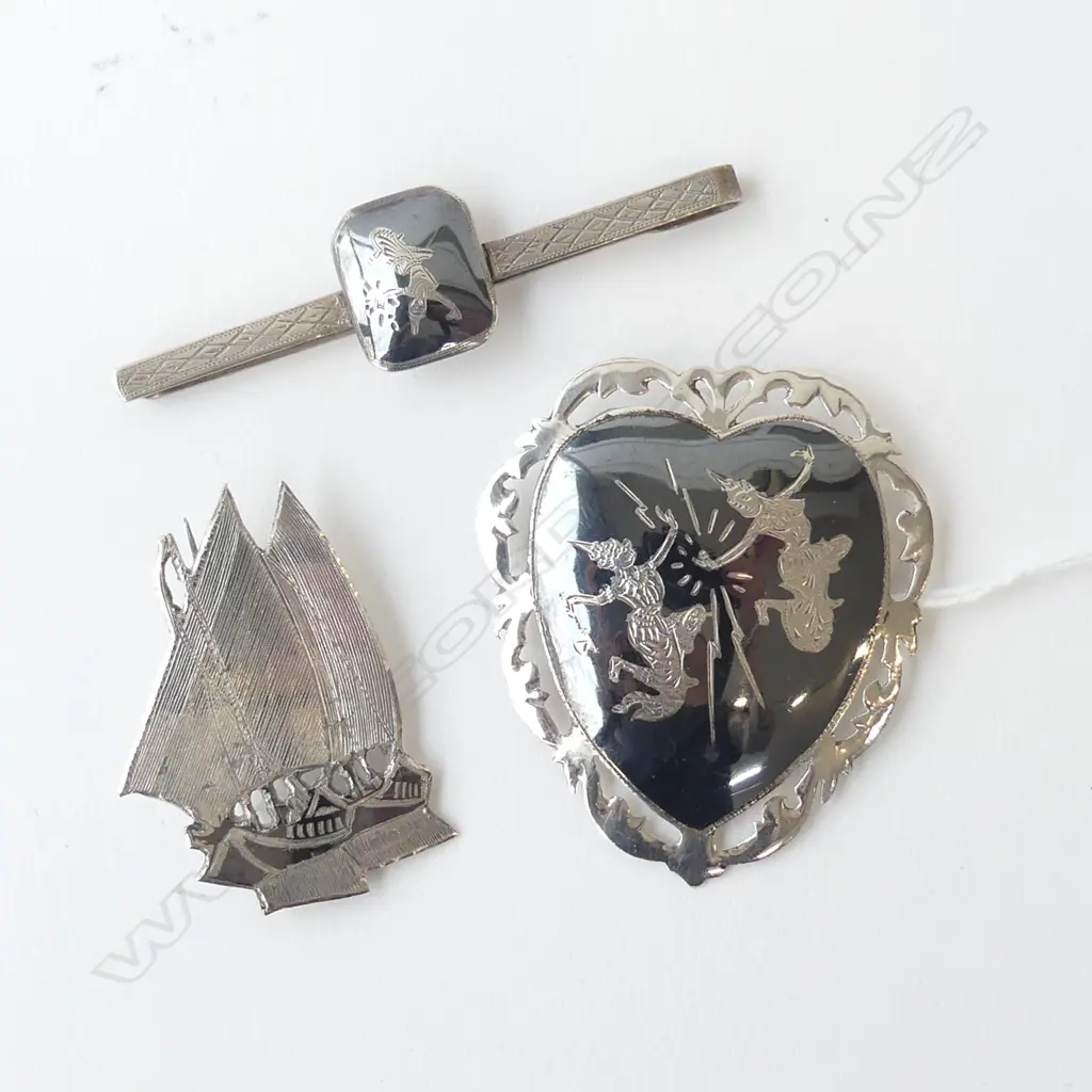3 STG SILVER SIAM PIECES – YACHT BROOCH, HEART BROOCH, & TIE PIN, L.42MM-65MM Image 1++