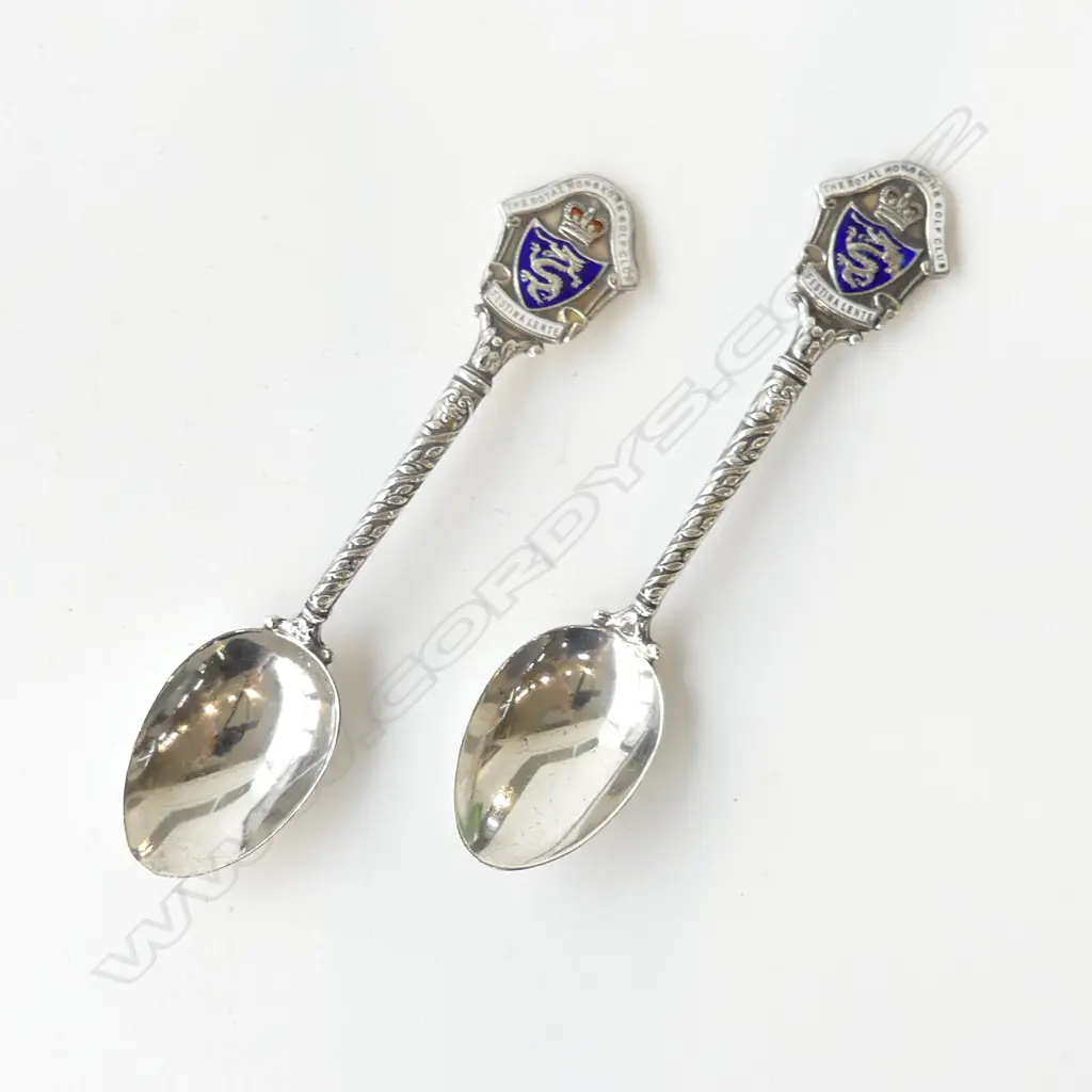 PAIR STG SILVER & ENAMEL ‘THE ROYAL HONG KONG GOLF CLUB’ TEASPOONS, L.122MM W.46GRAMS Image 1++