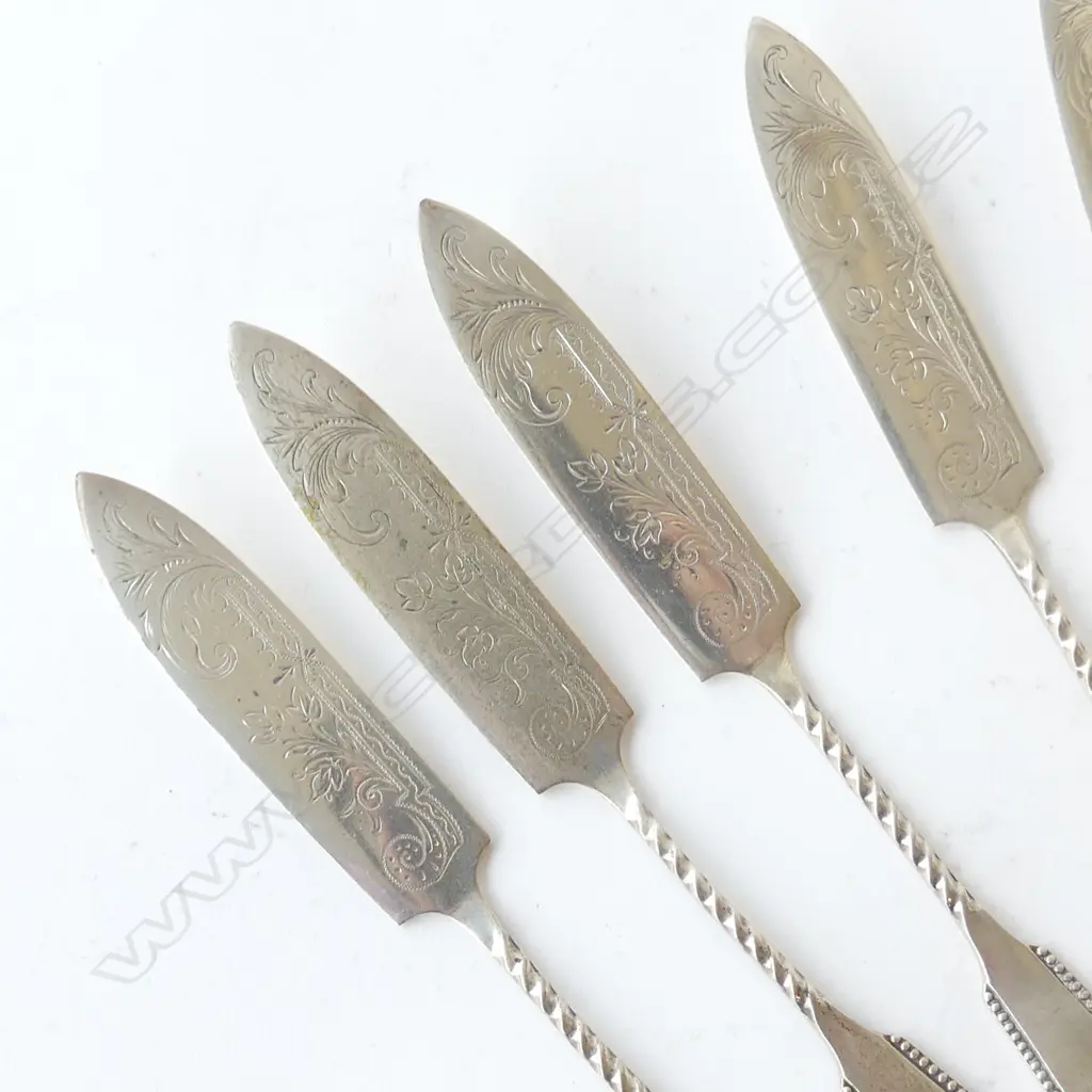12 PCE 6 PLACE DUTCH SILVER FISH SET 420gms Image 1++