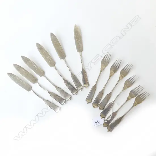 12 PCE 6 PLACE DUTCH SILVER FISH SET 420gms