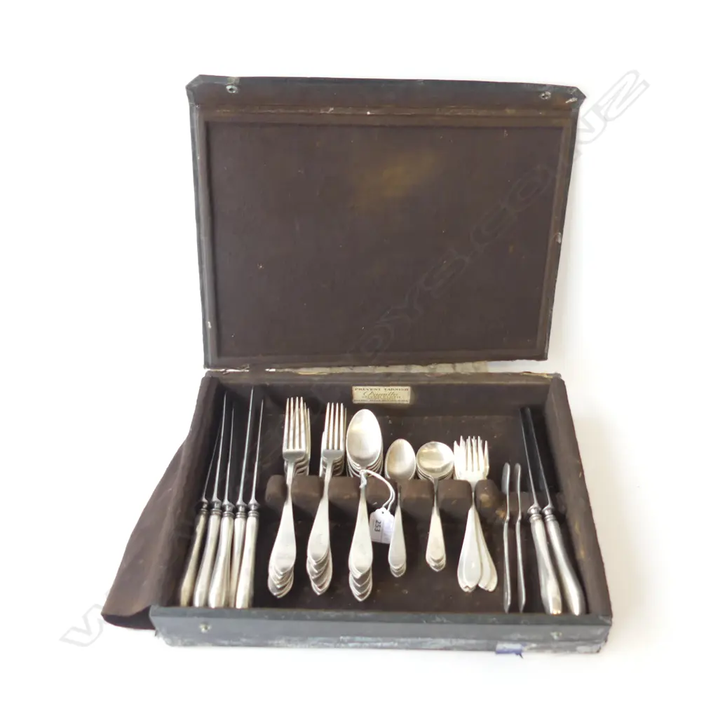 STERLING SILVER CUTLERY CANTEEN 1926gms Image 1++