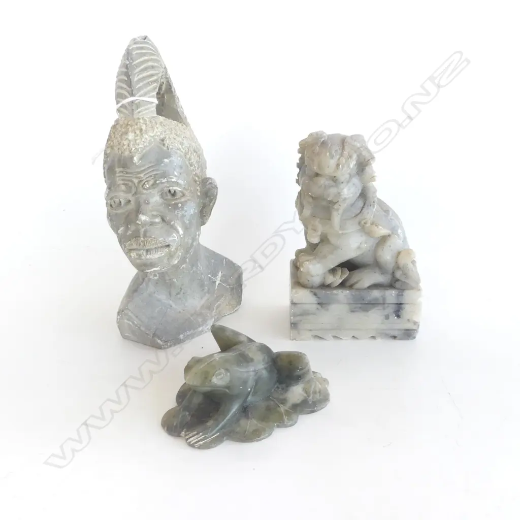 3 PCES CARVED STONE; FU DOG, FROG, AFRICAN HEAD H.175mm Image 1++