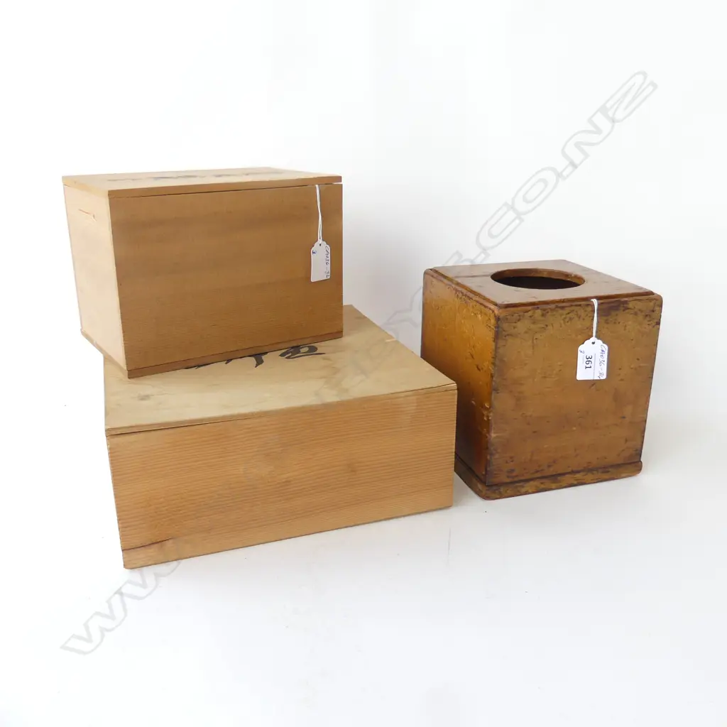 3 JAPANESE BOXES; ANTIQUE WOODEN JAPANESE SHRINE BOX 170mm sq & PR VINTAGE JAPANESE CEDAR BOXES Image 1++