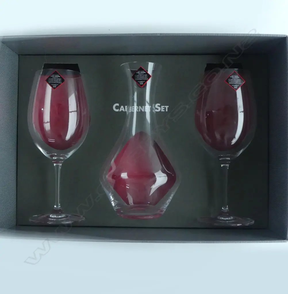 RIEDEL 3 PCE CABERNET SET; DECANTER & 2 GLASSES, AS NEW IN BOX Image 1++