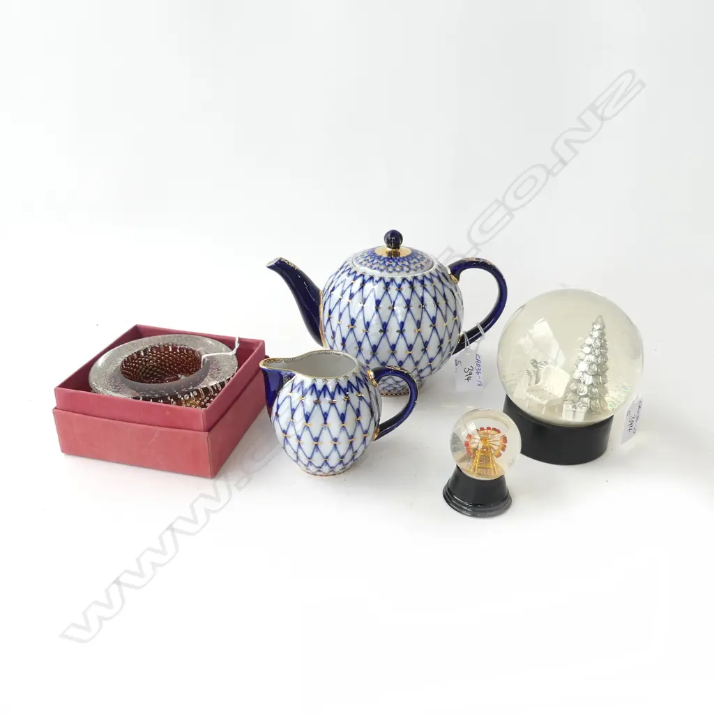 ORREFORS GLASS BUBBLE DISH, RUSSIAN PORCELAIN B/W TEAPOT/MILK JUG & 2 SNOW GLOBES, LG LTD ED, SM VINTAGE AUSTRIAN Image 1++