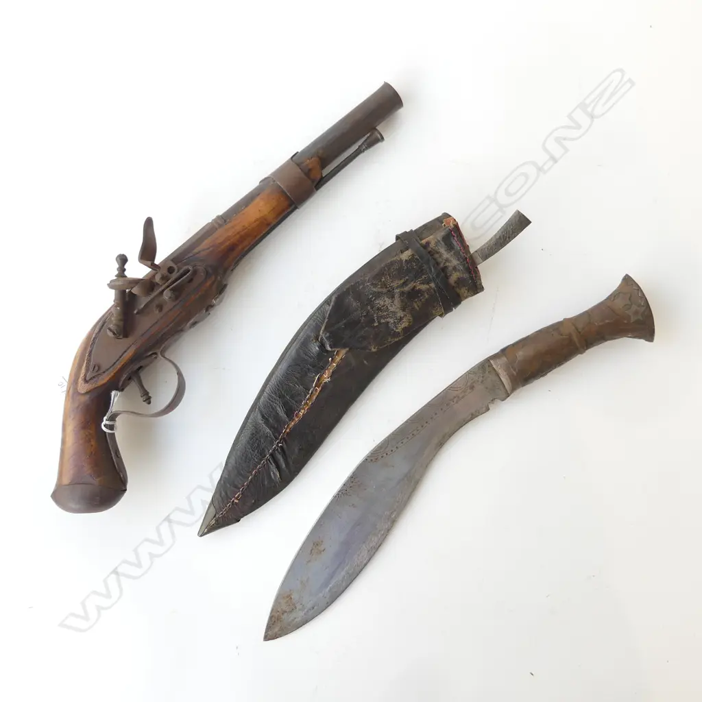 KUKRI KNIFE IN SCABBARD + PISTOL L.430mm Image 1++