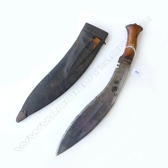 LARGE VINTAGE KUKRI IN SCABBARD  NO SHARPENING STONES L520MM