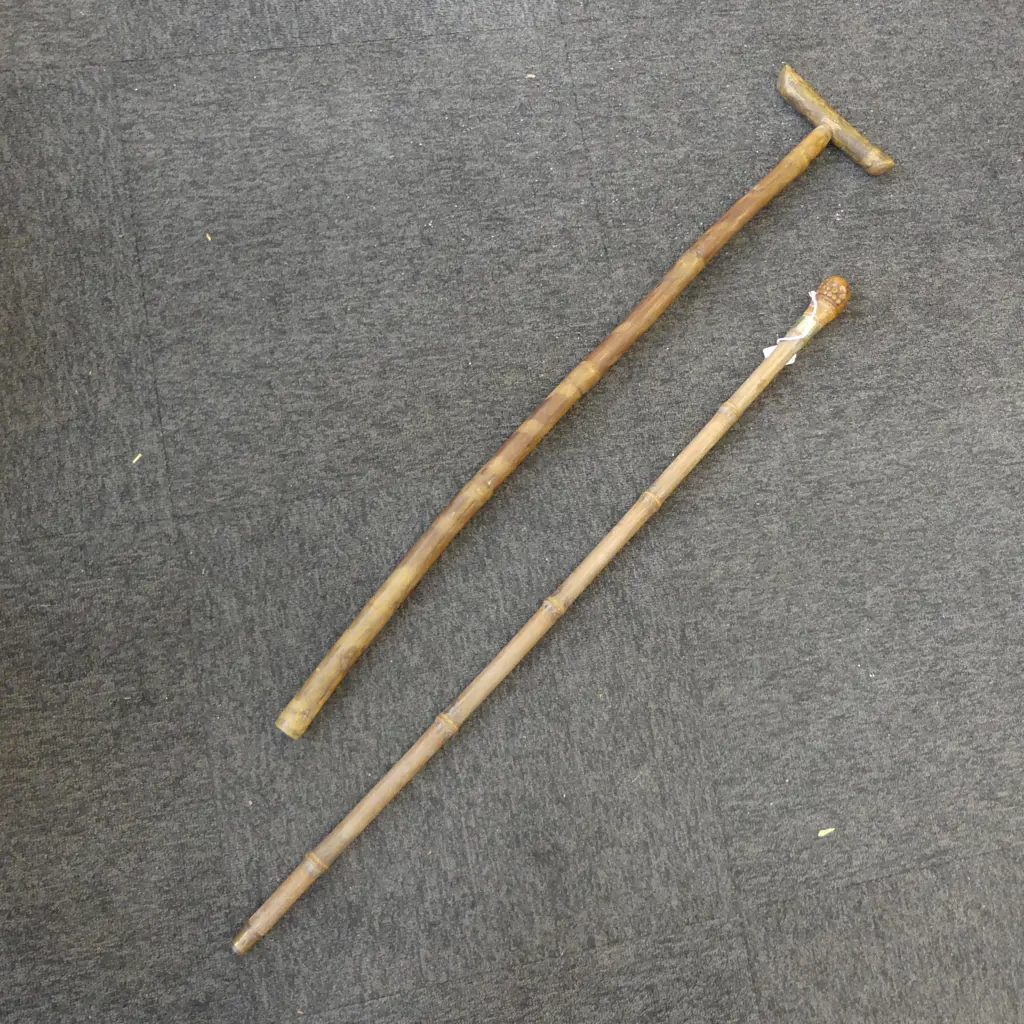2 WOODEN WALKING STICKS L.950mm Image 1++