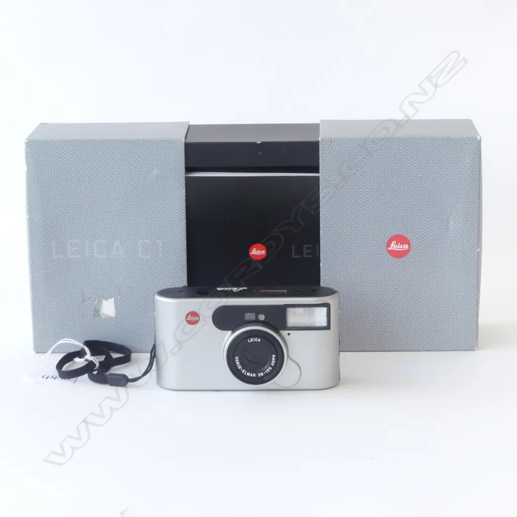 MODERN (2001) LEICA FILM CAMERA in original box with booklets Image 1++