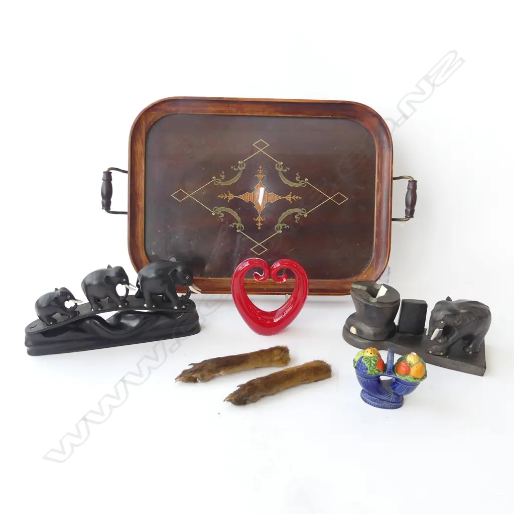 TRAY W.455mm, 2 CARVED ELEPHANTS, RED GLASS HEART, 2 ANIMAL FEET, CONDIMENT Image 1++