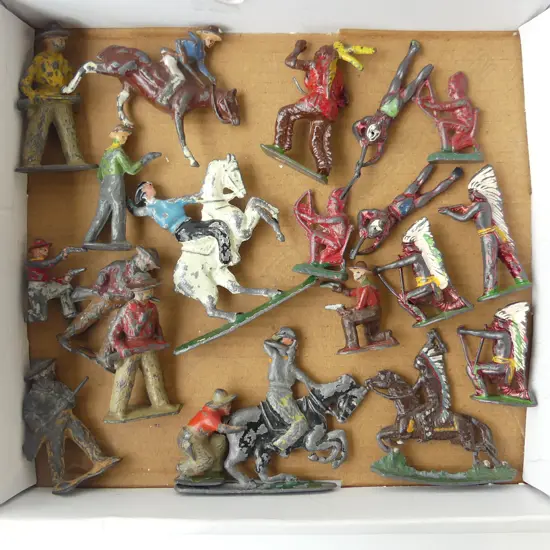 21 VINTAGE LEAD TOYS – COWBOYS & INDIANS, SOME AF H.45MM-70MM