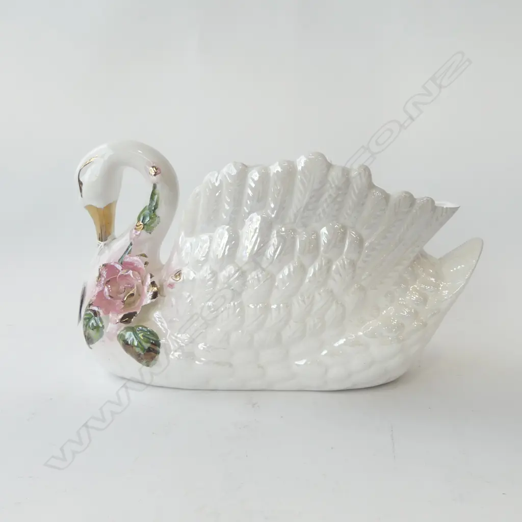 WHITE CERAMIC SWAN L.330mm Image 1++