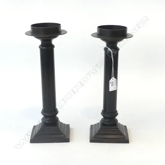 PR HEAVY DARK METAL COLUMN CANDLESTICKS