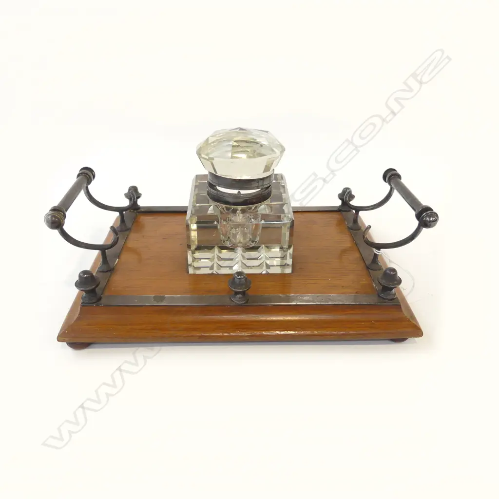 LG CRYSTAL INKWELL ON WOODEN TRAY 280x220mm pieces loose Image 1++