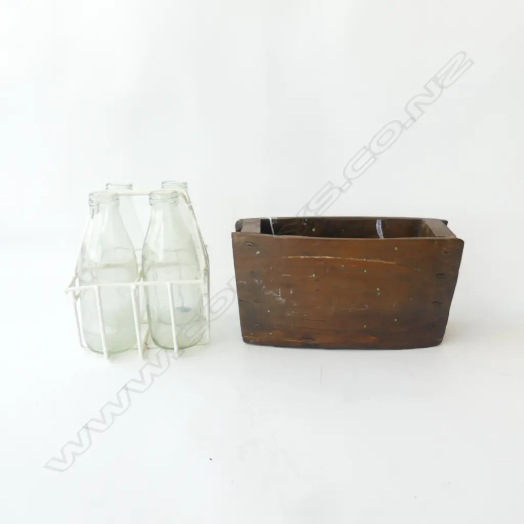 VINTAGE CRATE OF 4 MILK BOTTLES & WOODEN VESSEL Image 1++