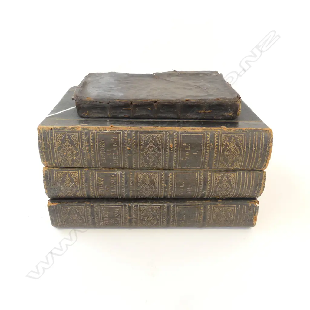 4 ANTIQUE BOOKS; 3x MID 19thC HISTORY OF IRELAND BY T. WRIGHT, PSALMS OF DAVID 1781  Image 1++