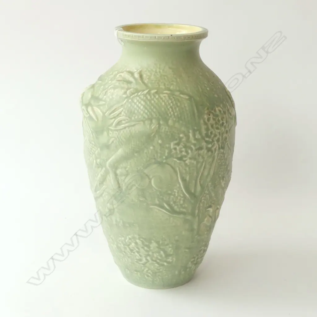 GREEN BRETBY VASE w. DRAGON DESIGN H.305mm Image 1++