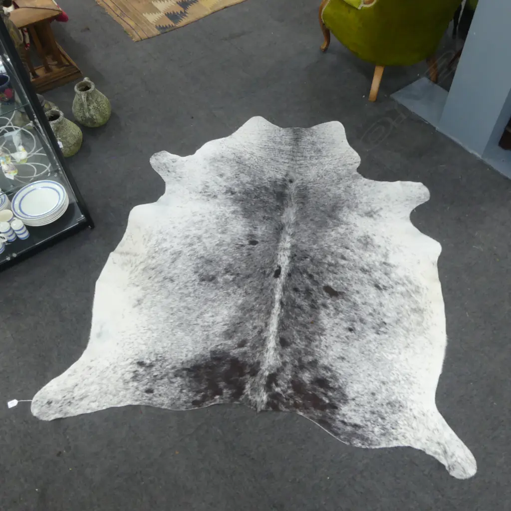 BLACK & WHITE COW HIDE RUG 1800x1800mm Image 1++