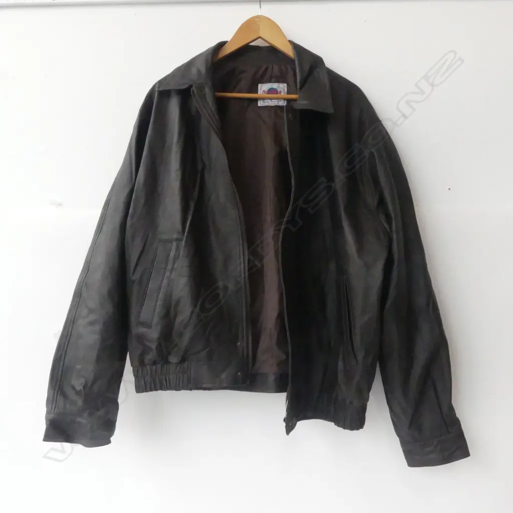 HARD ROCK CAFE LEATHER JACKET XL embroidered Hard Rock Café to the back Image 1++