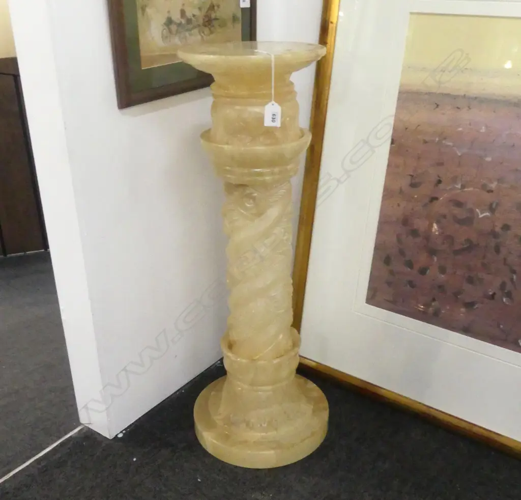 ALABASTER STAND (3 PCE) H.740mm Image 1++