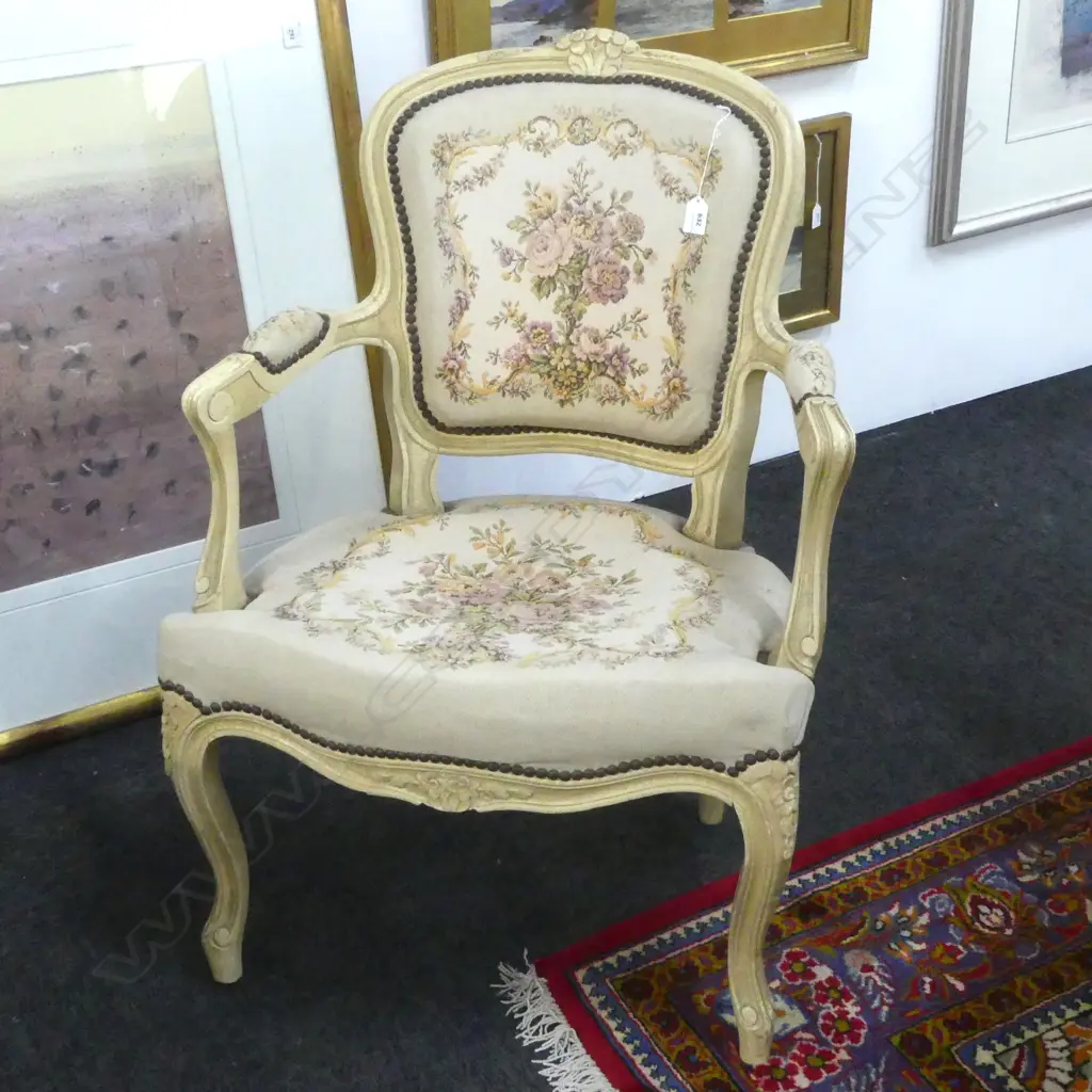 FRENCH STYLE ARMCHAIR FAULTS Image 1++
