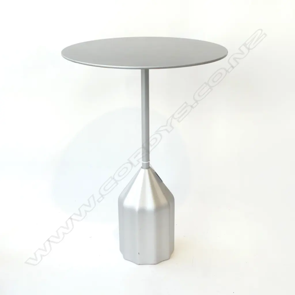 PATRICIA URQUIOLA (ITALY) 2019 DESIGNER HEAVY SIDE TABLE grey finish H 510 MM Image 1++