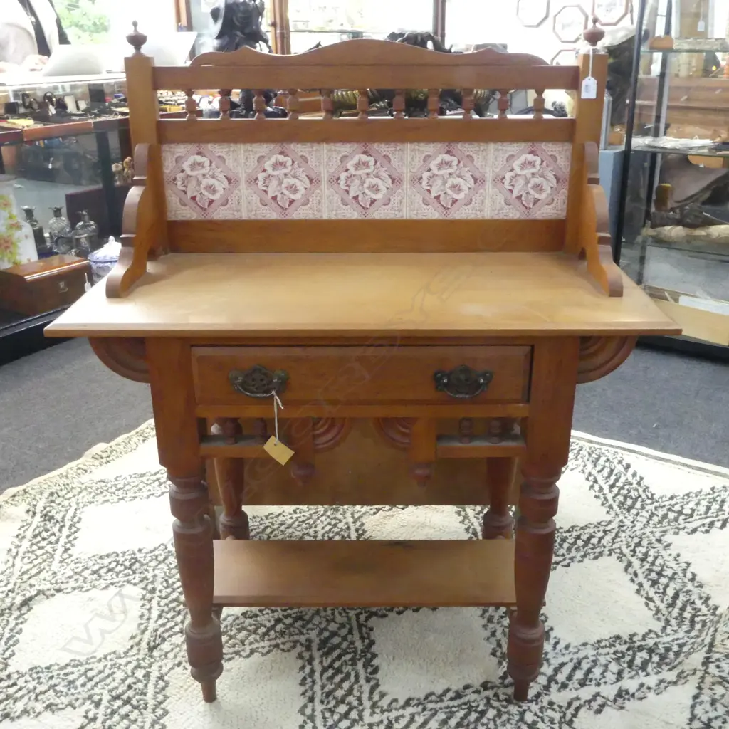 KAURI COLONIAL STYLE TILE BACK WASH STAND 925x440x1175mm Image 1++