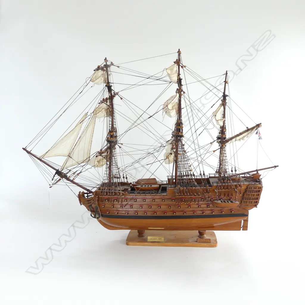 MODEL SAIL BOAT 'VICTORY 1805' H.450mm Image 1++