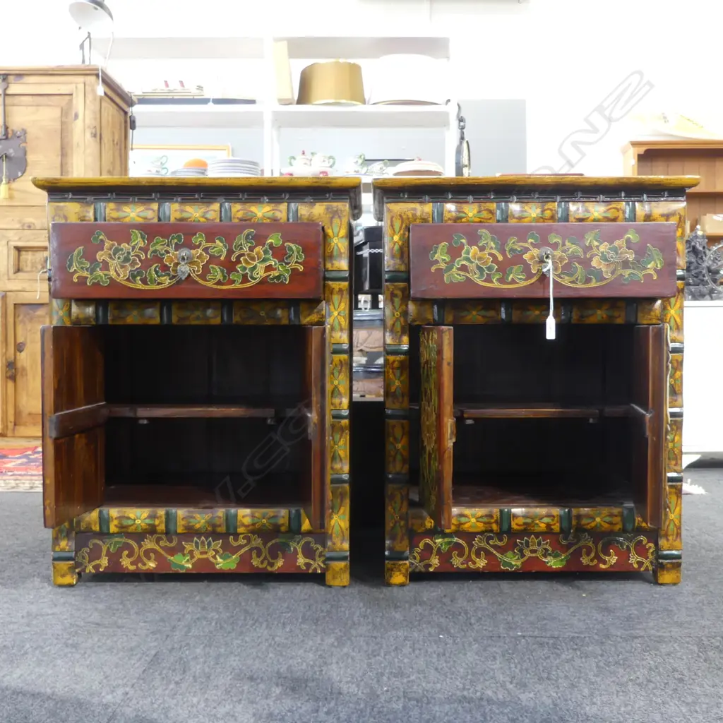 PR ORIENTAL BEDSIDE CABINETS 540x430x685mm Image 1++
