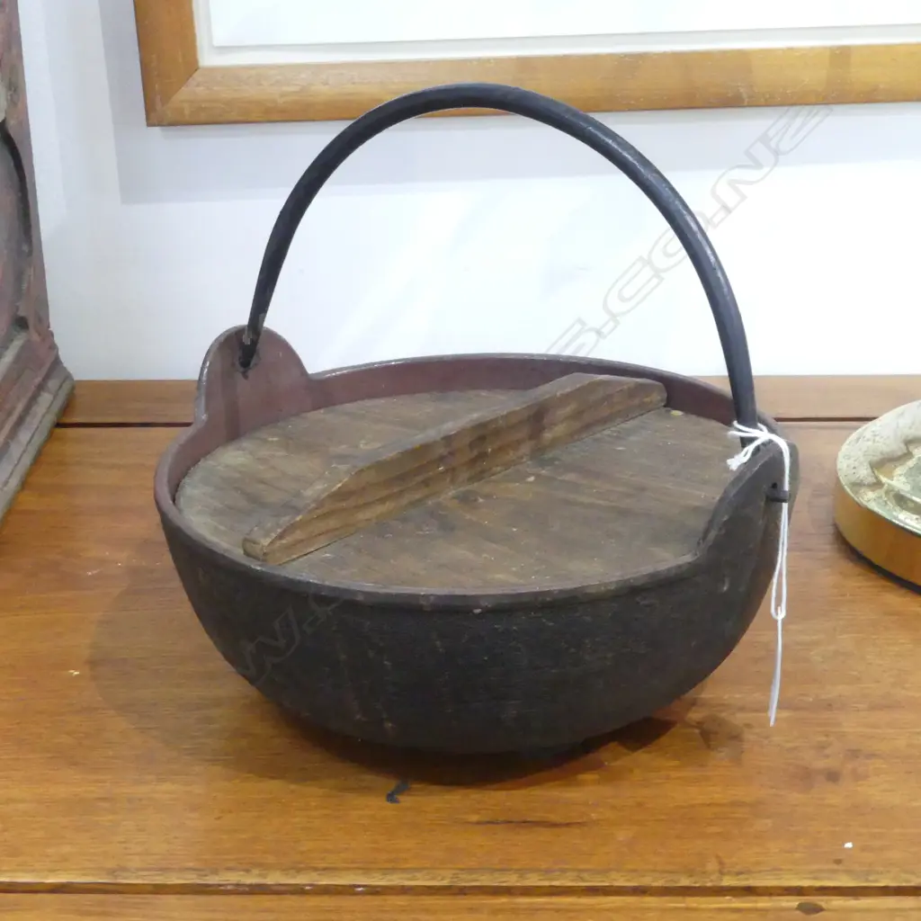 JAPANESE CAST IRON RICE POT 220mm dia Image 1++