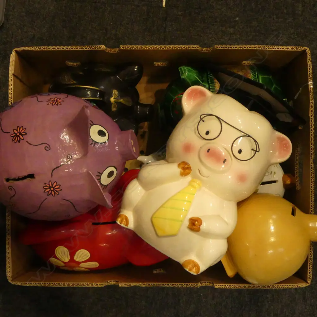 9 PIGGY BANKS Image 1++