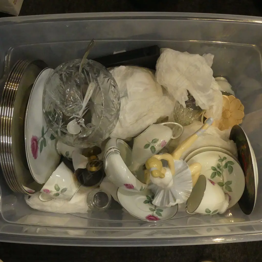 JAPANESE TEA SET, CRYSTAL ETC Image 1++