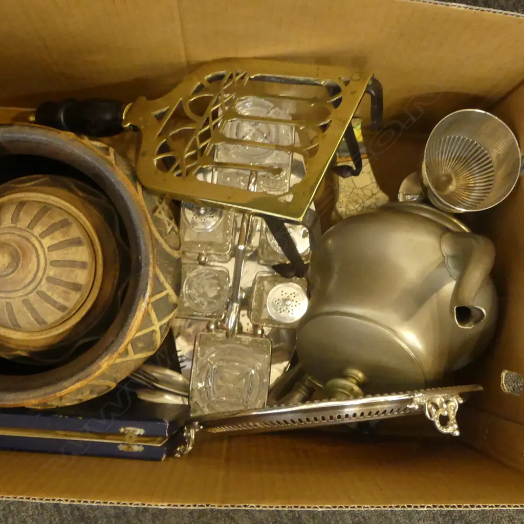 TRIVET, CRUET SET, EP SALVER & GOBLET ETC Image 1++