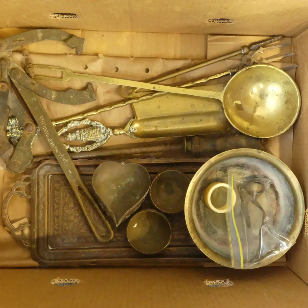 BOX OF BRASS TRAYS  BOWLS FIRE TOOLS IVORY NAPKIN RING ETC Image 1++