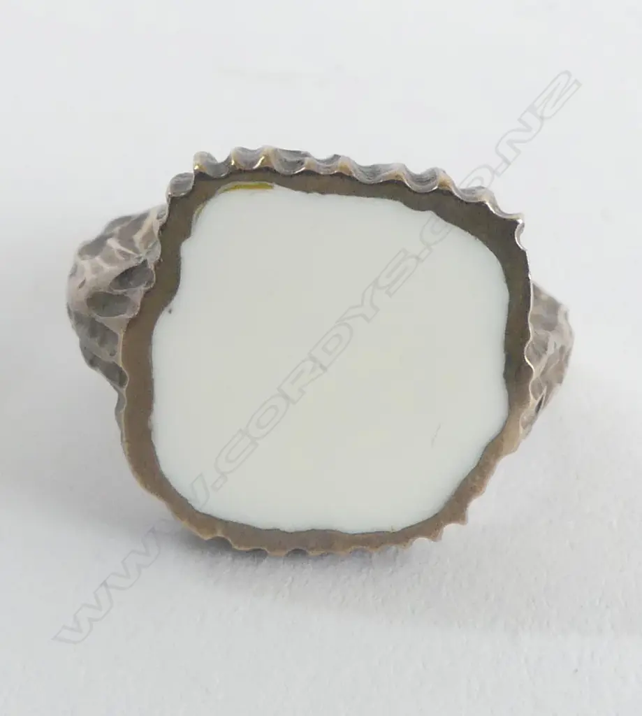 BRONZE & WHITE RESIN BRUTALIST SIGNET RING, JEWELLER KIM BRICE, SIZE N Image 1++