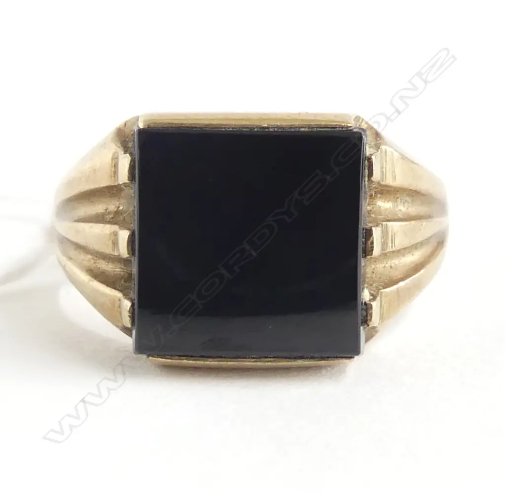 9ct GOLD & BLACK ONYX SIGNET RING 6gms SIZE T Image 1++