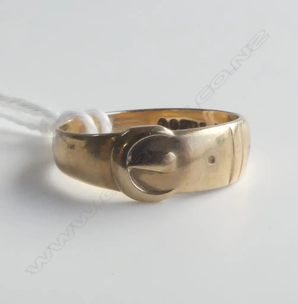 9ct YELLOW GOLD BUCKLE RING English hallmarked. 2gms J 1/2 Image 1++