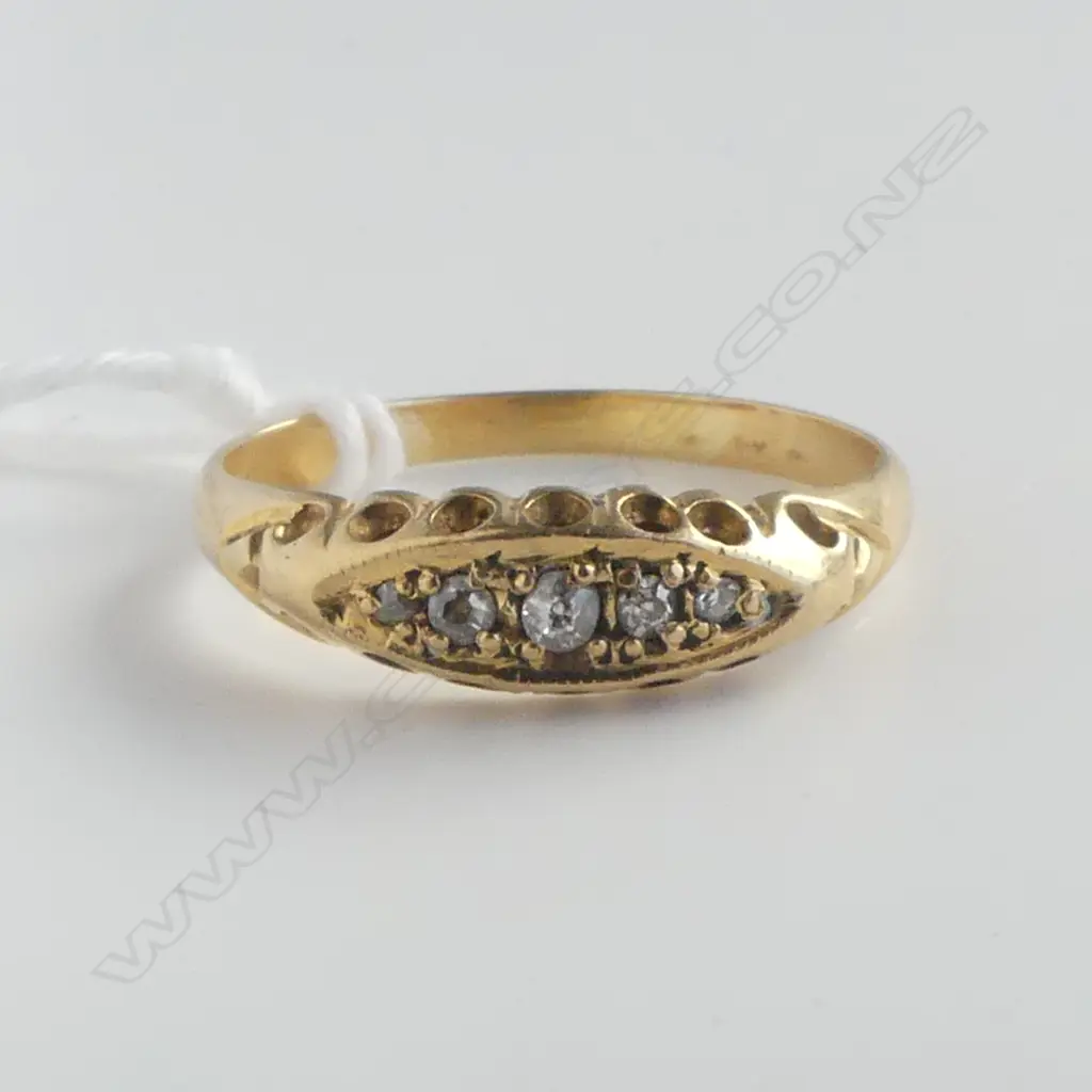 c1900 18ct Y/G with 5 OLD CUT DIAMOND GYPSY TYPE RING 2.86gms size P 1/2 Image 1++