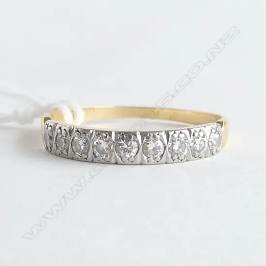 18CT 9 STONE DIAMOND RING 2.2gms  SIZE R