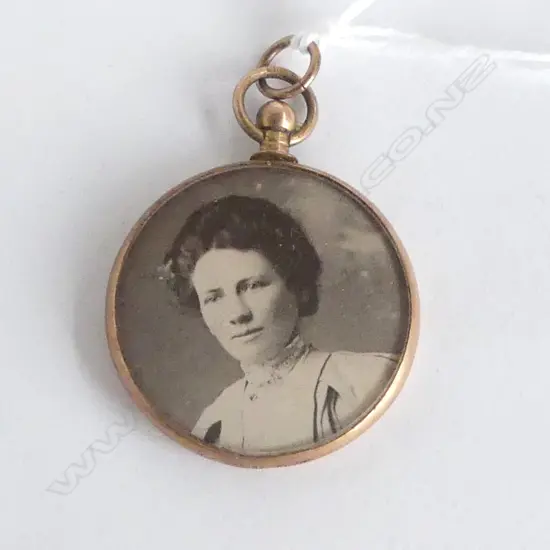 9CT DOUBLE SIDED PHOTO LOCKET 30mm dia