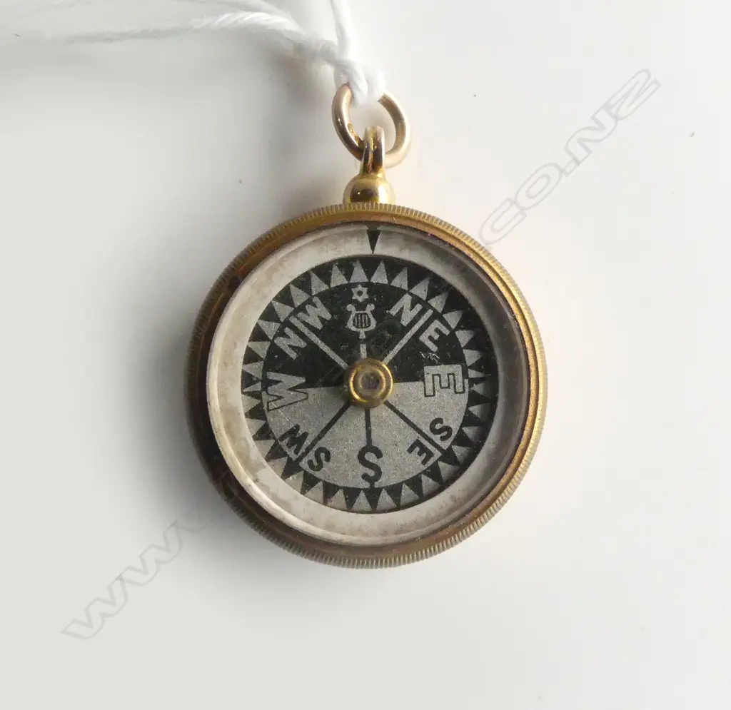 1905 9ct GOLD COMPASS FOB carnelian back panel lockable twist action bezel. Birmingham 1905 Image 1++