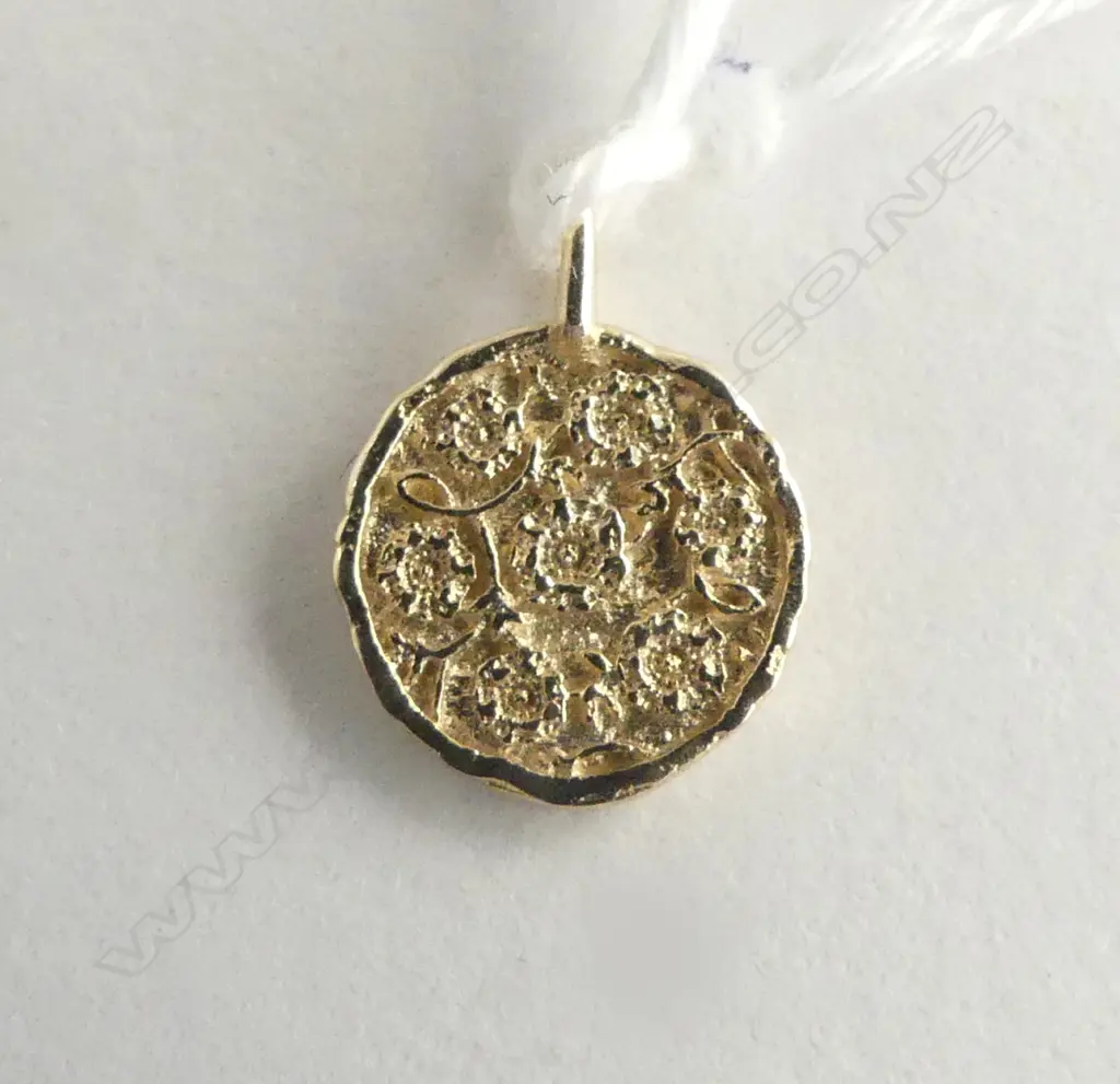 9CT CHARM BY ROCCABELLA CHCH 0.9gm Image 1++