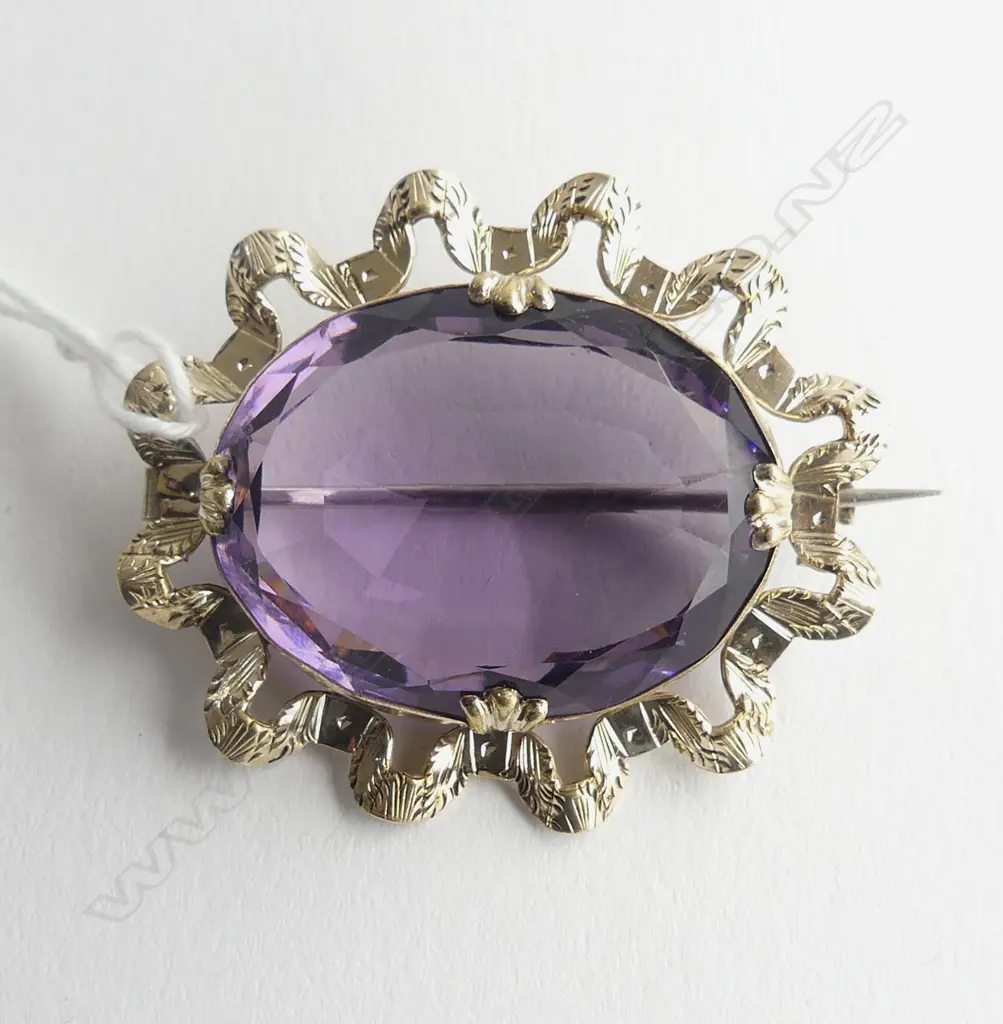 ROLLED GOLD AND PASTE AMETHYST BROOCH Image 1++