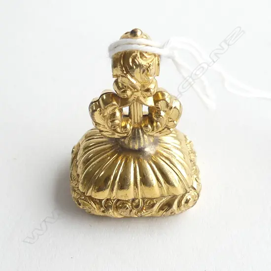 ANTIQUE ROLLED GOLD AND CARNELIAN SEAL