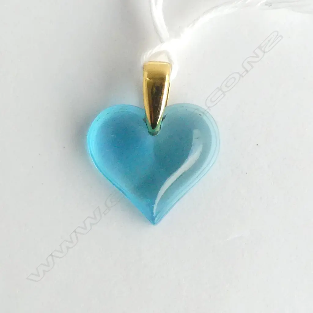 LALIQUE GLASS HEART PENDANT - MARKED LALIQUE Image 1++