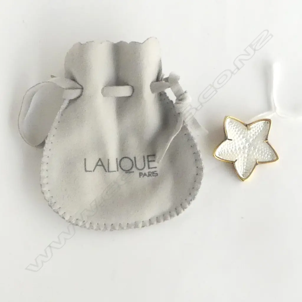 LALIQUE GLASS STARFISH PENDANT w. BAG MARKED LALIQUE Image 1++