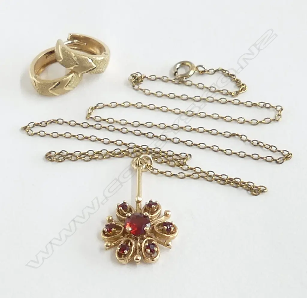 9CT GOLD & GARNET PENDANT + PR 9ct GOLD EARRINGS 4gms + chain not gold Image 1++