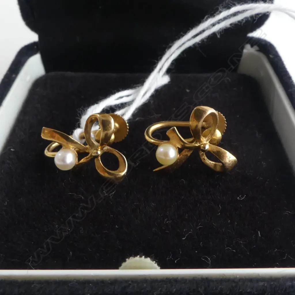PR 9ct BOW & CULTURED PEARL EARRINGS, SCREWBACK 2.3gm Image 1++